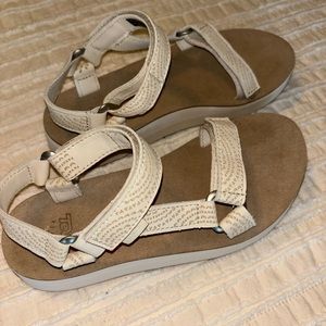 Teva Midform Universal Geometric